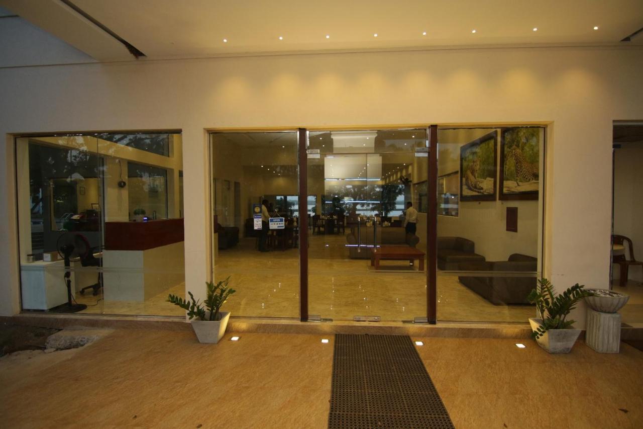 Jade Green Hotel Хамбантота Екстер'єр фото