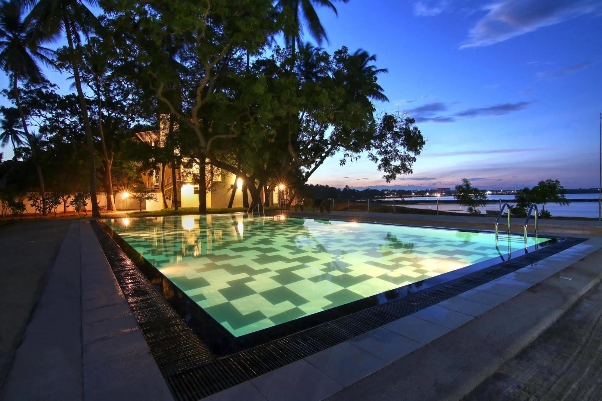 Jade Green Hotel Хамбантота Екстер'єр фото